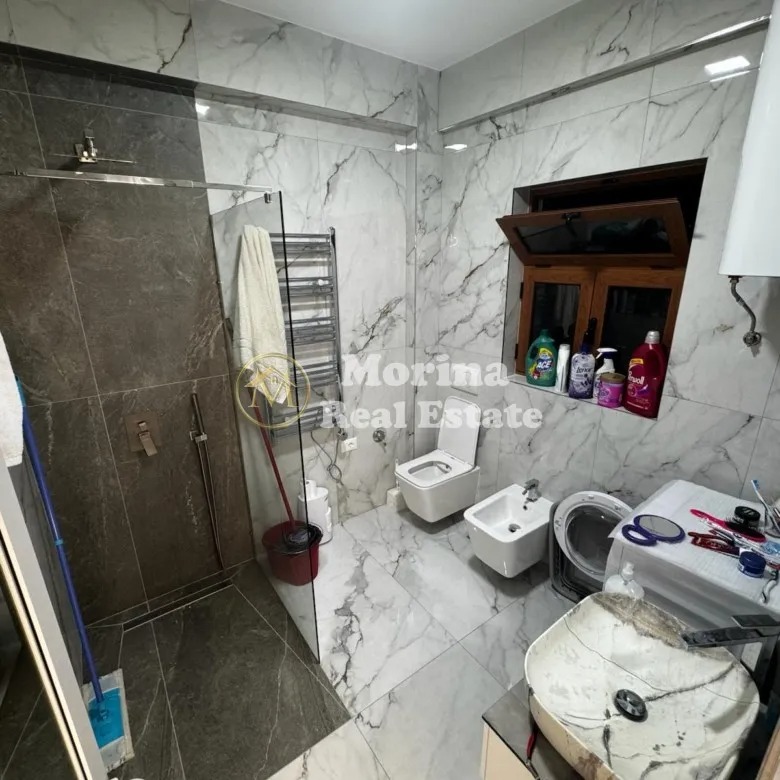 Tirane, jepet me qera apartament 2+1 , 100 m² 630 € (Sauk)