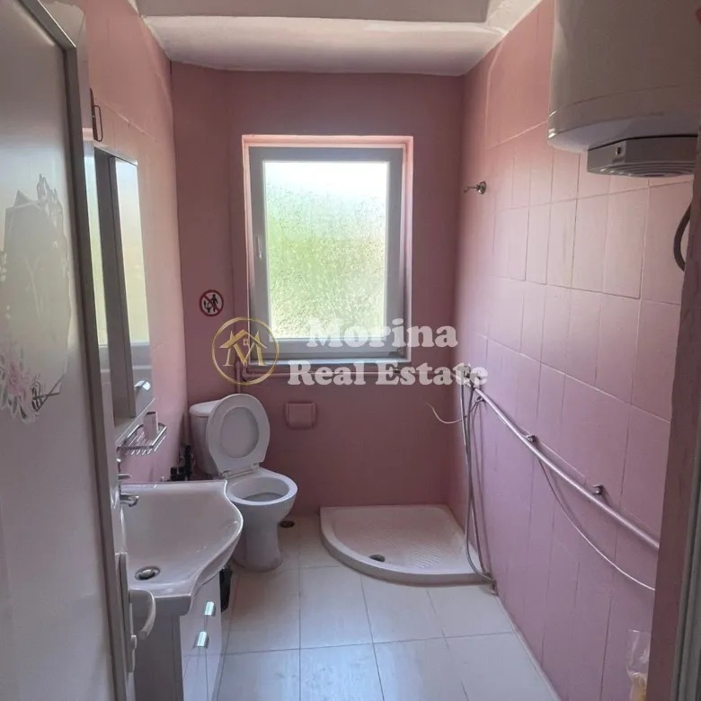 Tirane, jepet me qera ambjent biznesi Kati 2, 70 m² 600 € (21 Dhjetori)