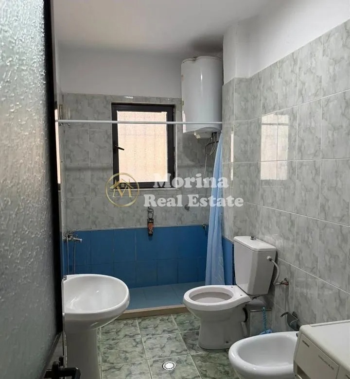 Tirane, jepet me qera apartament 1+1 Kati 1, 75 m² 550 € (Medrese)