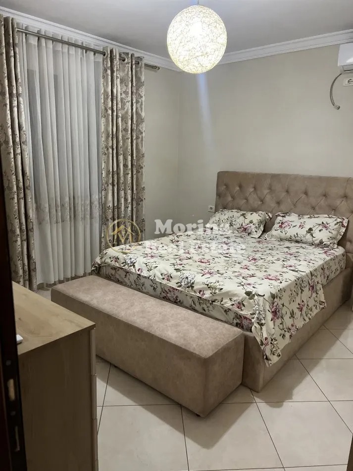 Tirane, jepet me qera apartament 1+1 Kati 1, 70 m² 600 € (Oxhaku)