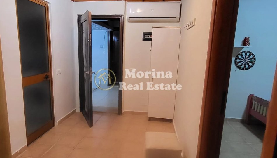 Tirane, jepet me qera apartament 2+1 Kati 3, 80 m² 400 € (Shkolla e Bashkuar)