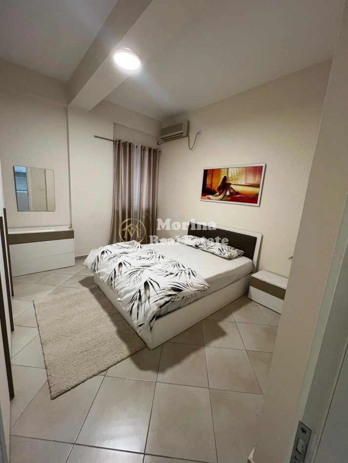 Tirane, jepet me qera apartament 1+1 Kati 1, 65 m² 400 € (Fresku)