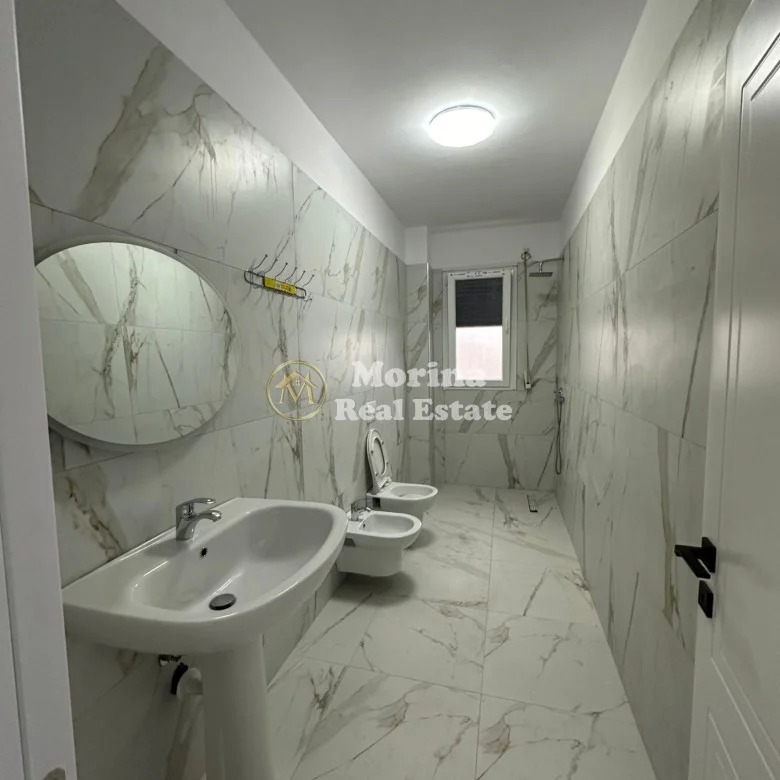 Tirane, jepet me qera apartament 2+1 Kati 7, 130 m² 450 € (Paskuqan)