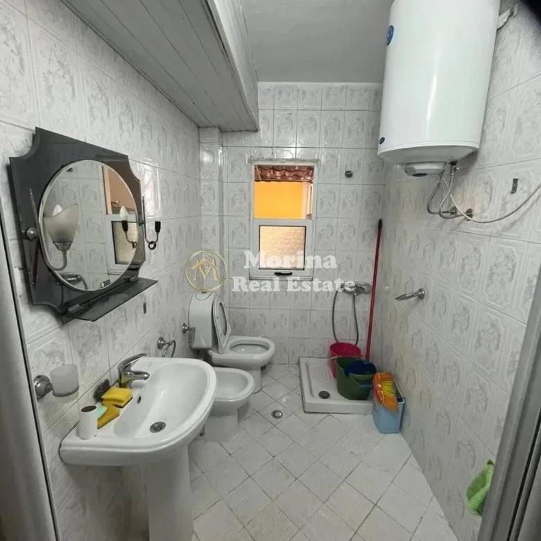 Tirane, jepet me qera apartament 1+1 Kati 3, 60 m² 420 € (UET)