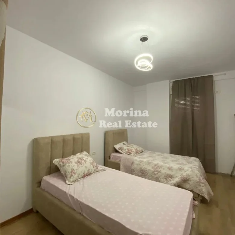 Tirane, jepet me qera apartament 2+1 Kati 5, 80 m² 500 € (Rruga 5 Maji)