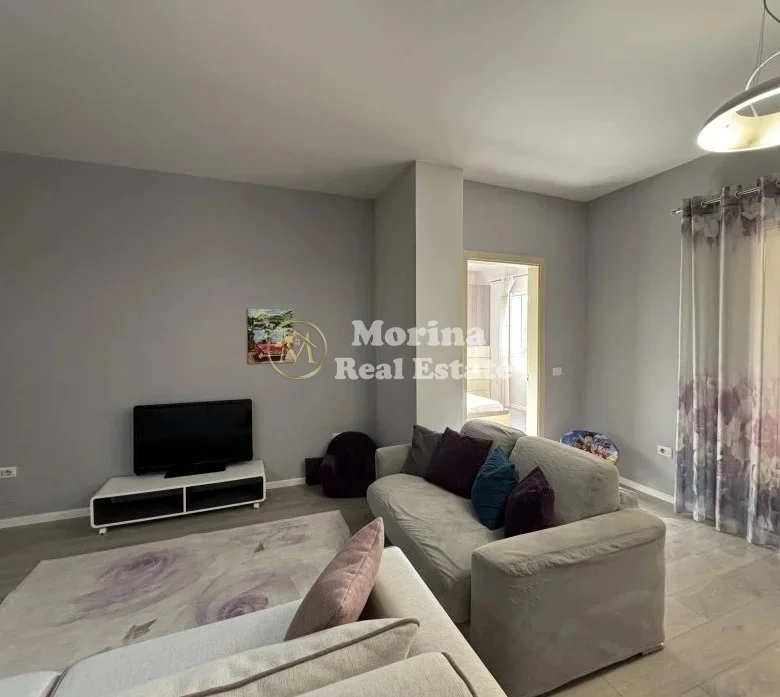 Tirane, jepet me qera apartament 1+1 Kati 3, 70 m² 600 € (Stacioni i Trenit)