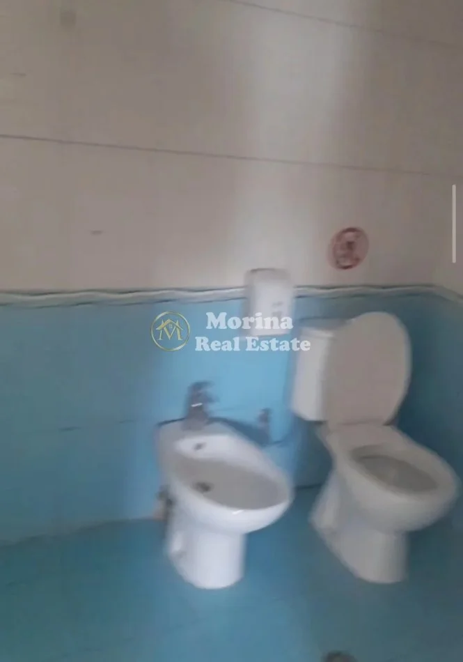 Tirane, jepet me qera apartament 1+1 Kati 3, 50 m² 250 € (Laprake)