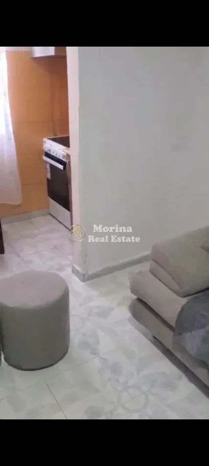 Tirane, jepet me qera apartament 1+1 Kati 3, 65 m² 400 € (Medrese)