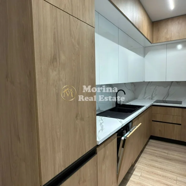 Tirane, jepet me qera apartament 2+1 Kati 7, 100 m² 1.200 € (Komuna e Parisit)