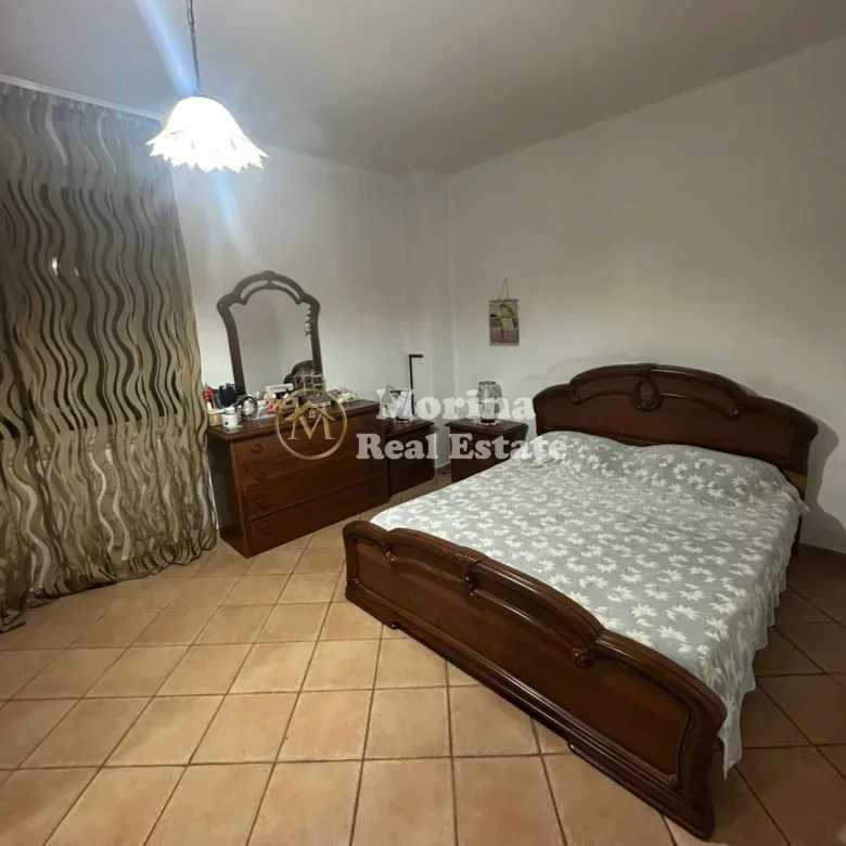 Tirane, jepet me qera apartament 2+1+Ballkon Kati 2, 120 m² 550 € (Shkolla e Baletit)