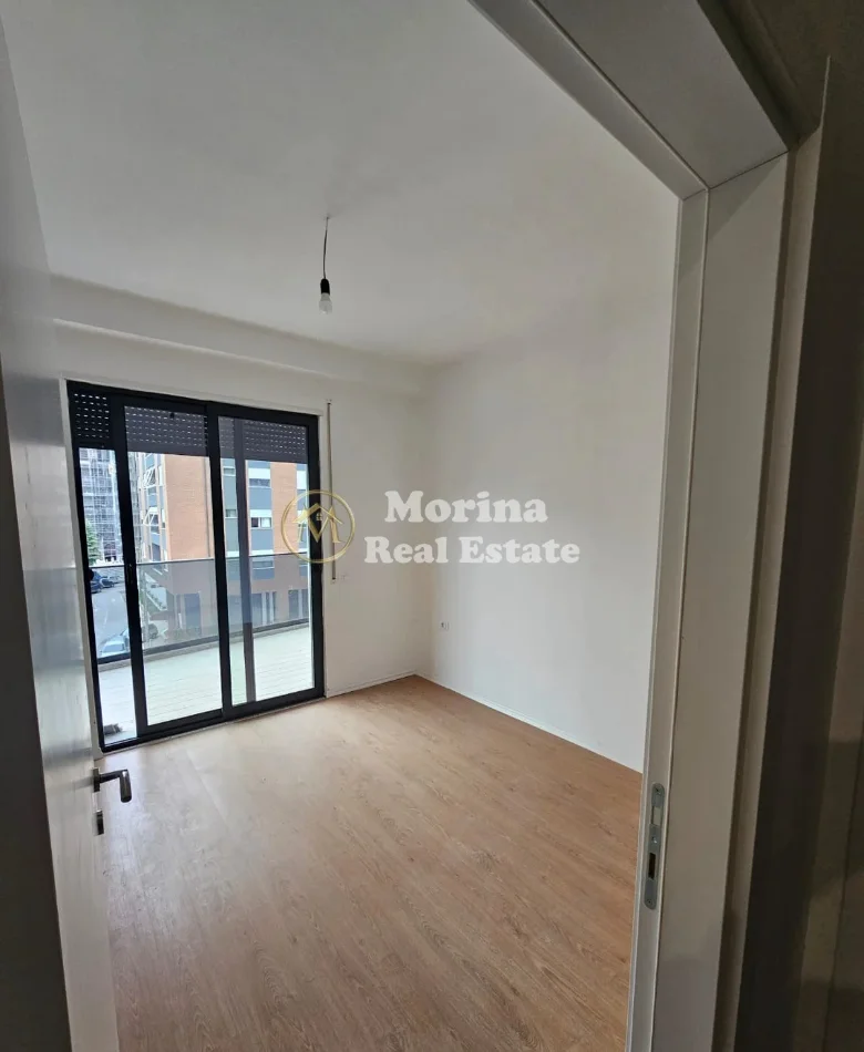 Tirane, jepet me qera ambjent biznesi Kati 2, 92 m² 700 € (Don Bosko)