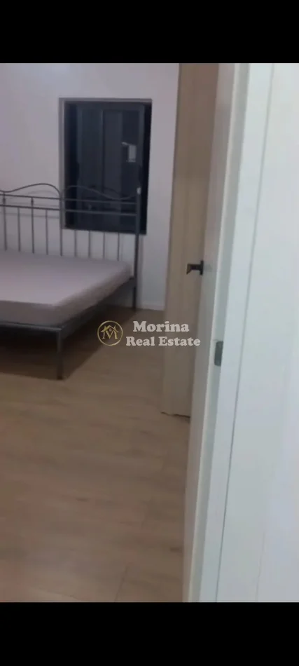 Tirane, jepet me qera shtepi 1+1 Kati 1, 50 m² 300 € (5 Maji)