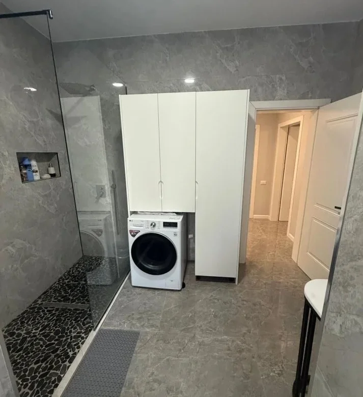 Tirane, jepet me qera Vile 2+1 Kati 3, 120 m² 700 € (TEG)