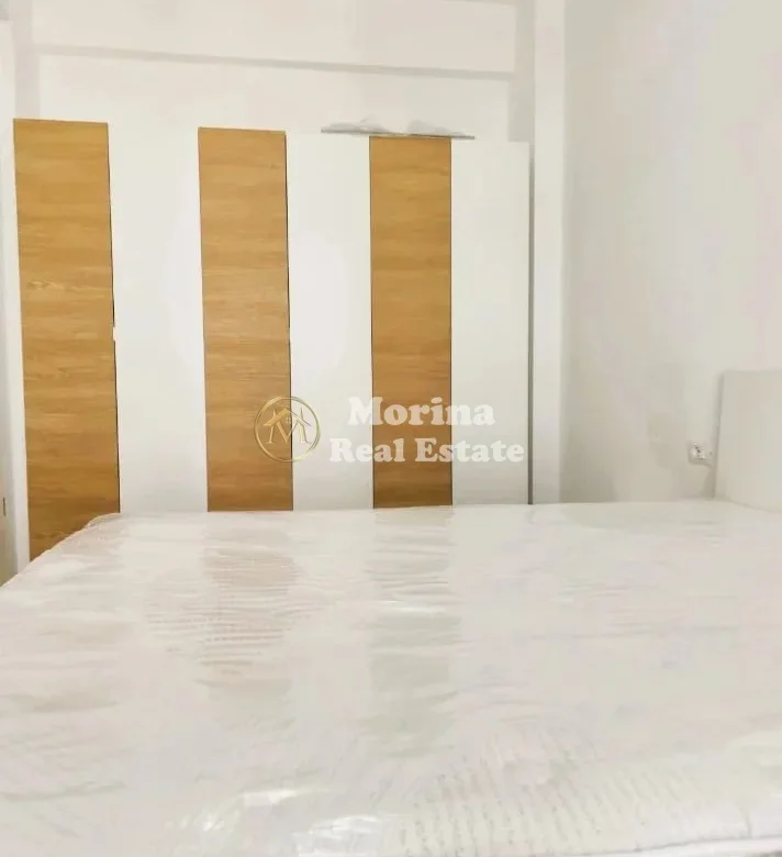 Tirane, jepet me qera apartament 1+1 Kati 3, 60 m² 400 € (Fresku)