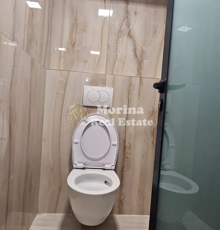 Tirane, jepet me qera ambjent biznesi Kati 0, 200 m² 370 € (Rruga Sami Frasheri)