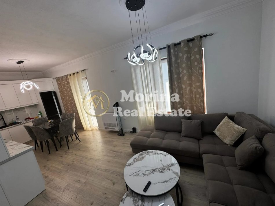 Tirane, jepet me qera apartament 2+1 , 100 m² 630 € (Sauk)