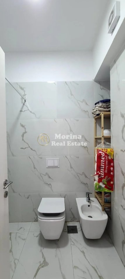 Tirane, jepet me qera apartament 2+1+Ballkon Kati 5, 70 m² 650 € (Liqeni i Thate)