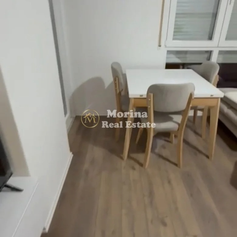 Tirane, jepet me qera apartament 1+1 Kati 7, 60 m² 450 € (Rruga 5 Maji)