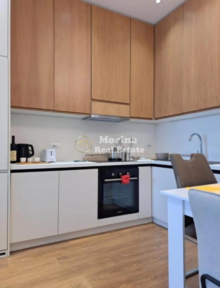 Tirane, jepet me qera apartament 1+1 Kati 5, 65 m² 550 € (Porcelan)