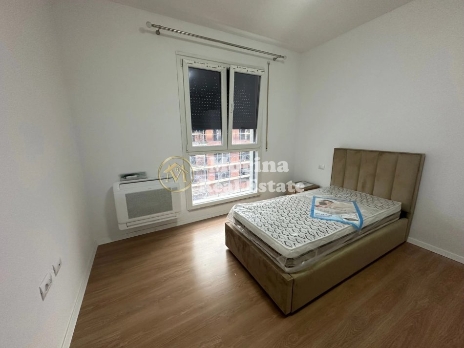 Tirane, jepet me qera apartament 3+1 Kati 7, 140 m² 500 € (Paskuqan)