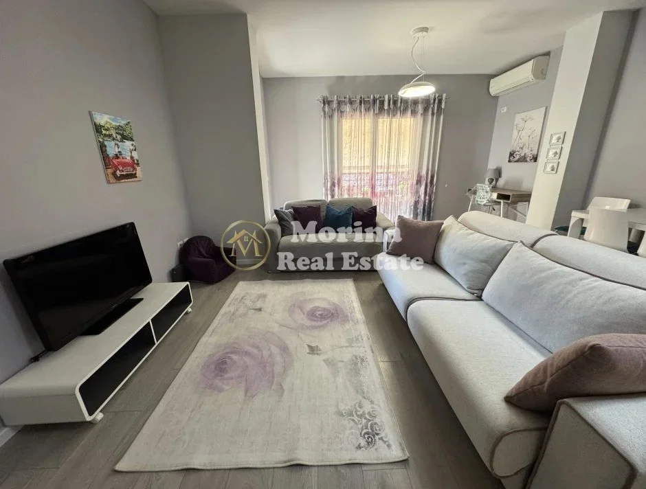 Tirane, jepet me qera apartament 1+1 Kati 3, 70 m² 600 € (Stacioni i Trenit)