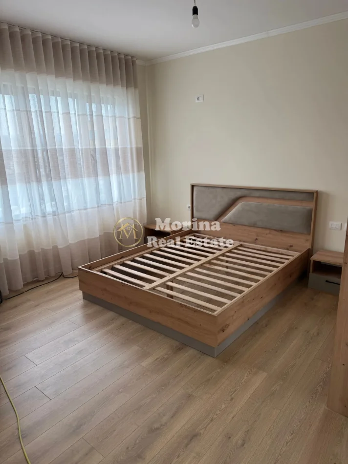 Tirane, jepet me qera apartament 1+1 Kati 3, 73 m² 400 € (Casa Italia)