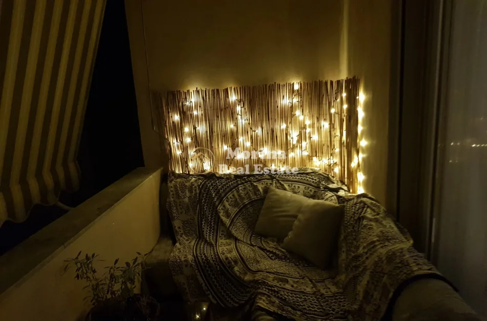 Tirane, jepet me qera apartament 1+1 Kati 3, 78 m² 850 € (Rruga e Kavajes)