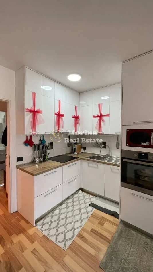 Tirane, jepet me qera apartament 2+1 Kati 8, 115 m² 550 € (Astir)