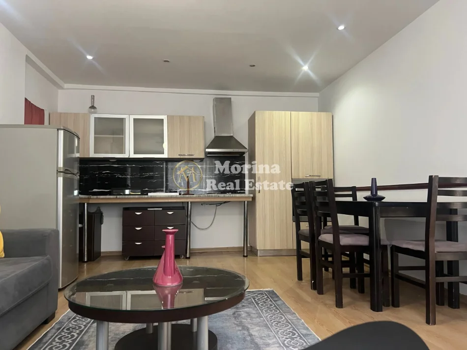 Tirane, jepet me qera shtepi 2+1 Kati 1, 90 m² 400 € (Kompleksi Malajziani)