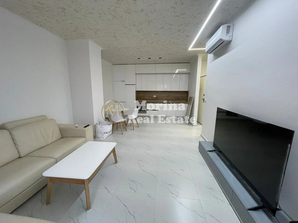Tirane, jepet me qera apartament 1+1 Kati 1, 85 m² 650 € (Zogu i ZI)