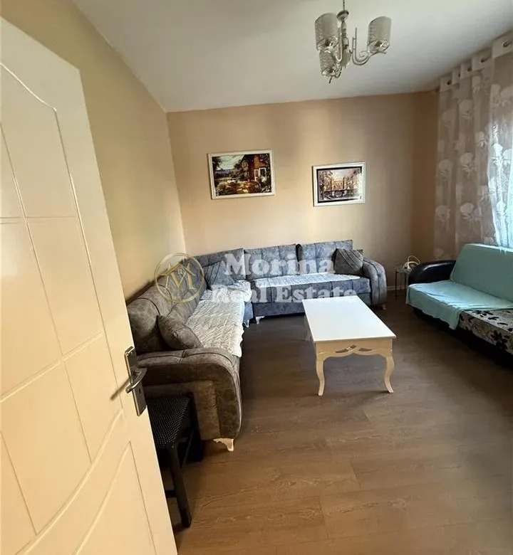 Tirane, jepet me qera apartament 1+1 Kati 2, 70 m² 450 € (Komuna e Parisit)