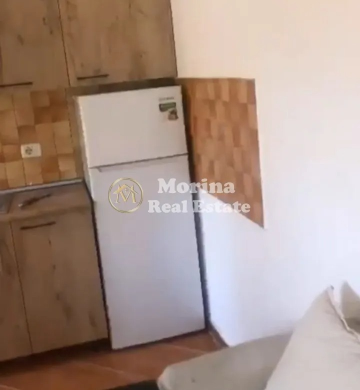 Tirane, jepet me qera shtepi 1+1 Kati 1, 65 m² 350 € (Porcelan)