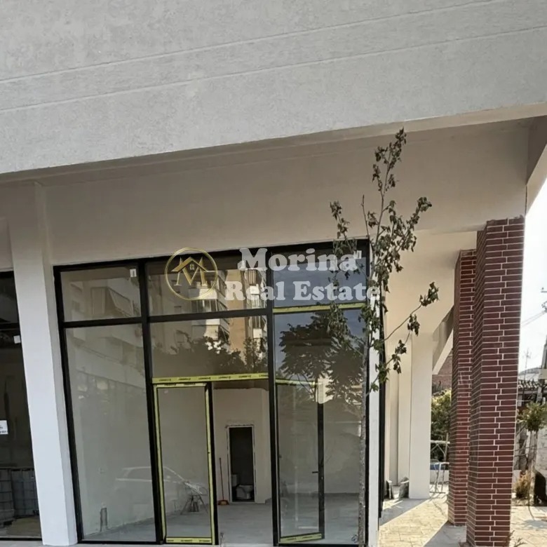 Tirane, jepet me qera ambjent biznesi Kati 0, 50 m² 1.000 € (Pazari i Ri)