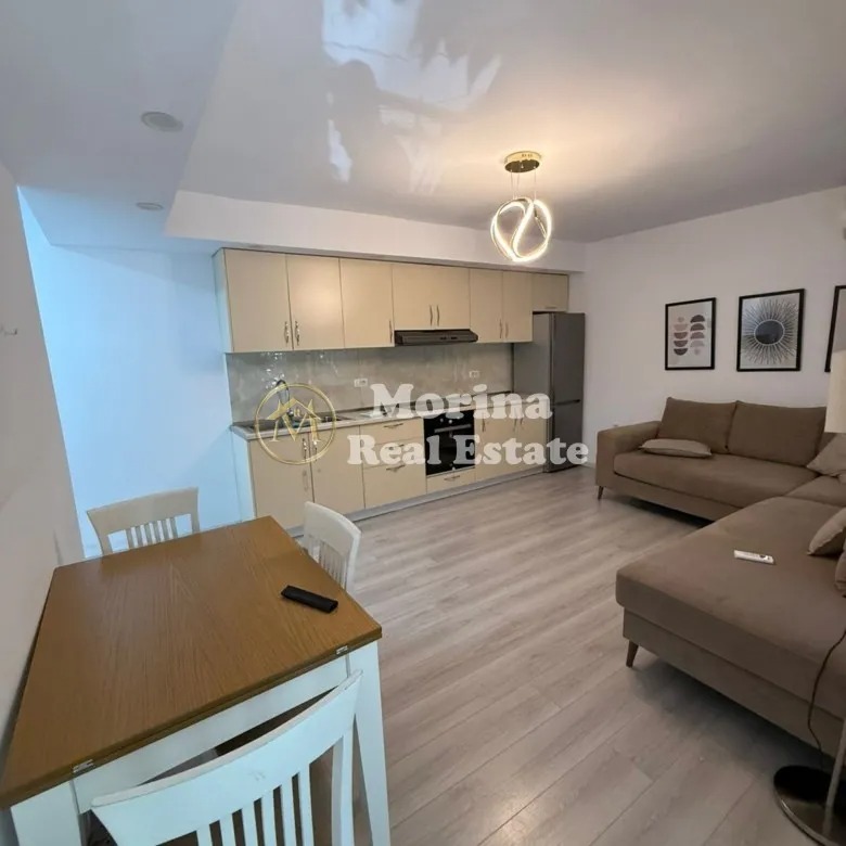 Tirane, jepet me qera apartament 1+1 Kati 3, 65 m² 550 € (Rruga Isuf Elezi, Selite)