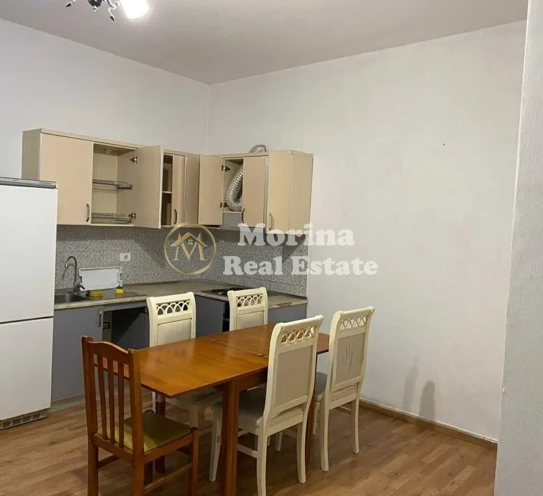 Tirane, jepet me qera apartament 1+1+Ballkon Kati 1, 70 m² 300 € (Kamez)