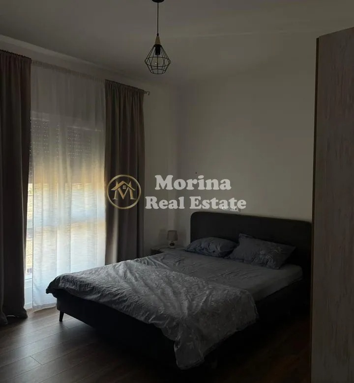 Tirane, jepet me qera apartament 1+1 Kati 3, 68 m² 550 € (Xhamlliku)