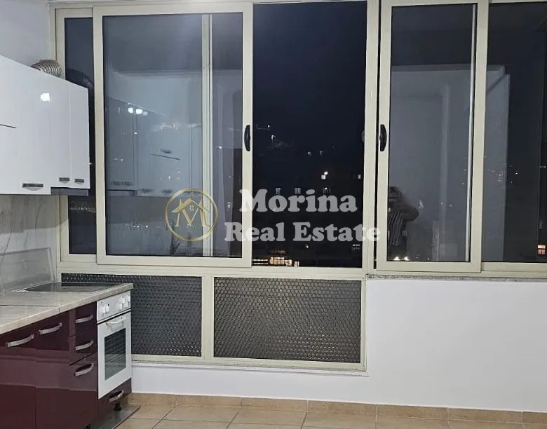 Tirane, jepet me qera apartament 2+1 Kati 7, 70 m² 300 € (Rruga Misto Mame, Yzberisht)
