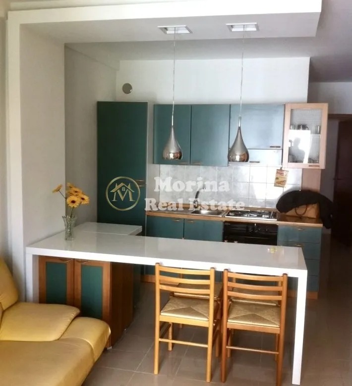 Tirane, jepet me qera apartament 1+1 Kati 3, 60 m² 500 € (21 Dhjetori, Rruga Naim Frasheri)