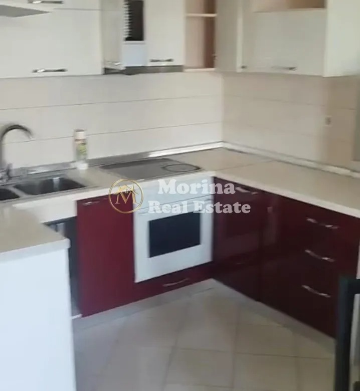 Tirane, jepet me qera apartament 2+1 Kati 7, 100 m² 300 € (Fresku)