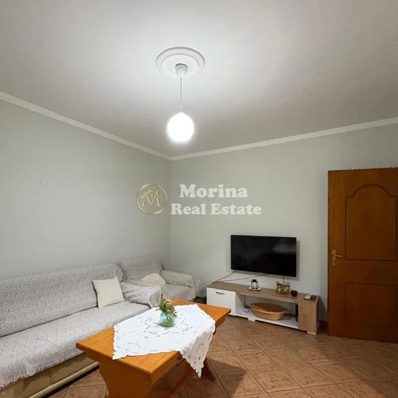 Tirane, jepet me qera apartament 1+1 Kati 2, 70 m² 500 € (Laprake)