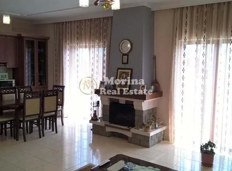 Tirane, jepet me qera Vile 2+1 Kati 0, 505 m² 900 € (Laprake)