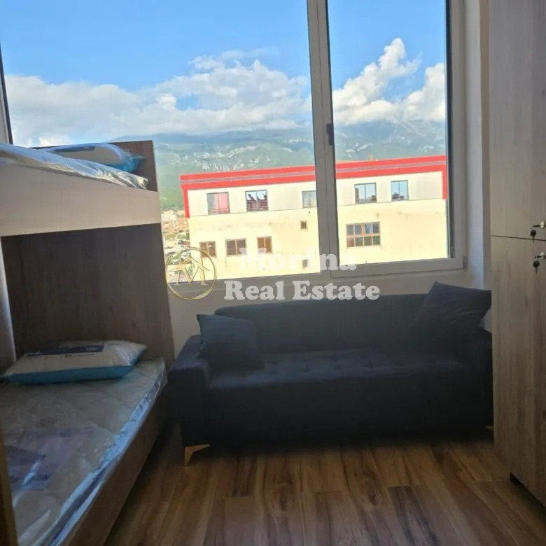 Tirane, jepet me qera ambjent biznesi Kati 6, 200 m² 1.500 € (Rruga e Dibres)