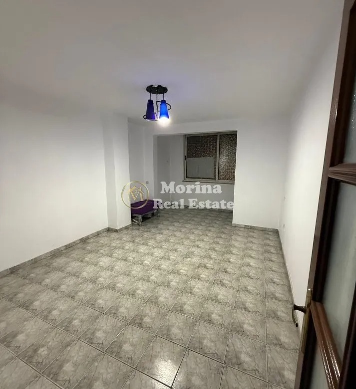 Tirane, jepet me qera apartament 1+1 Kati 2, 35 m² 430 € (Vasil Shanto)