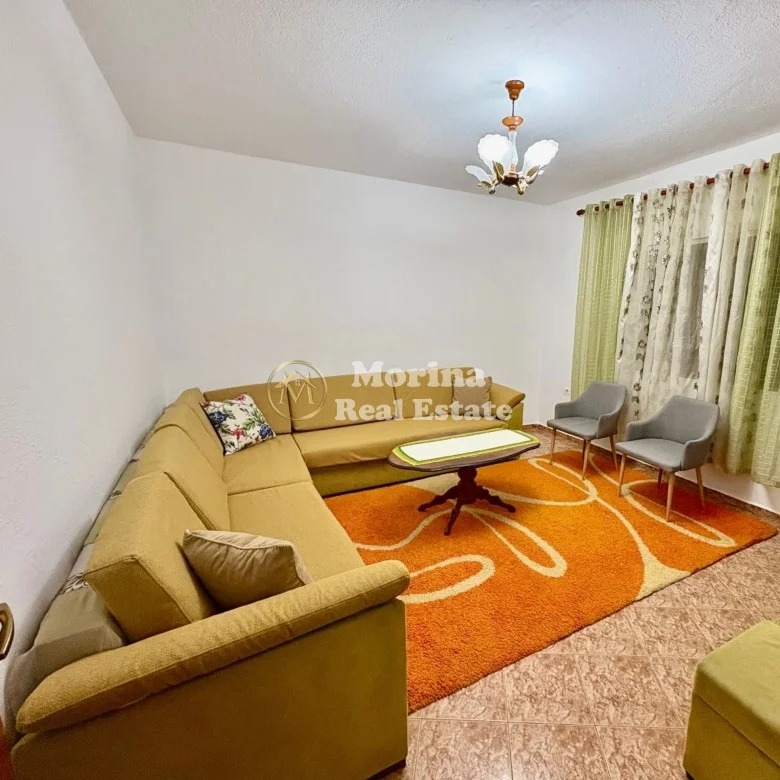 Tirane, jepet me qera apartament 3+1 Kati 4, 95 m² 450 € (Laprake)