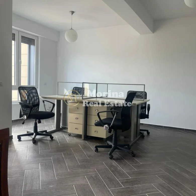 Tirane, jepet me qera ambjent biznesi Kati 8, 70 m² 750 € (Myslym Shyri)