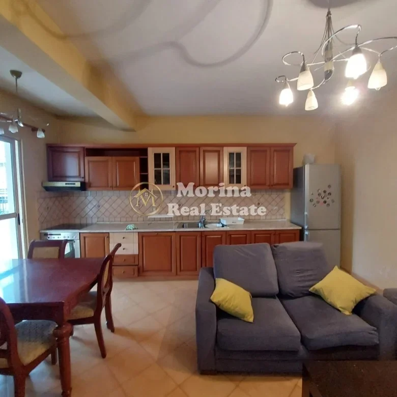 Tirane, jepet me qera apartament 2+1 Kati 2, 110 m² 500 € (Shkolla e Bashkuar)