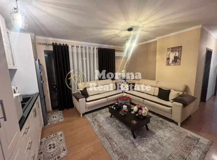 Tirane, jepet me qera apartament 2+1 Kati 2, 90 m² 700 € (Fusha Aviacionit)
