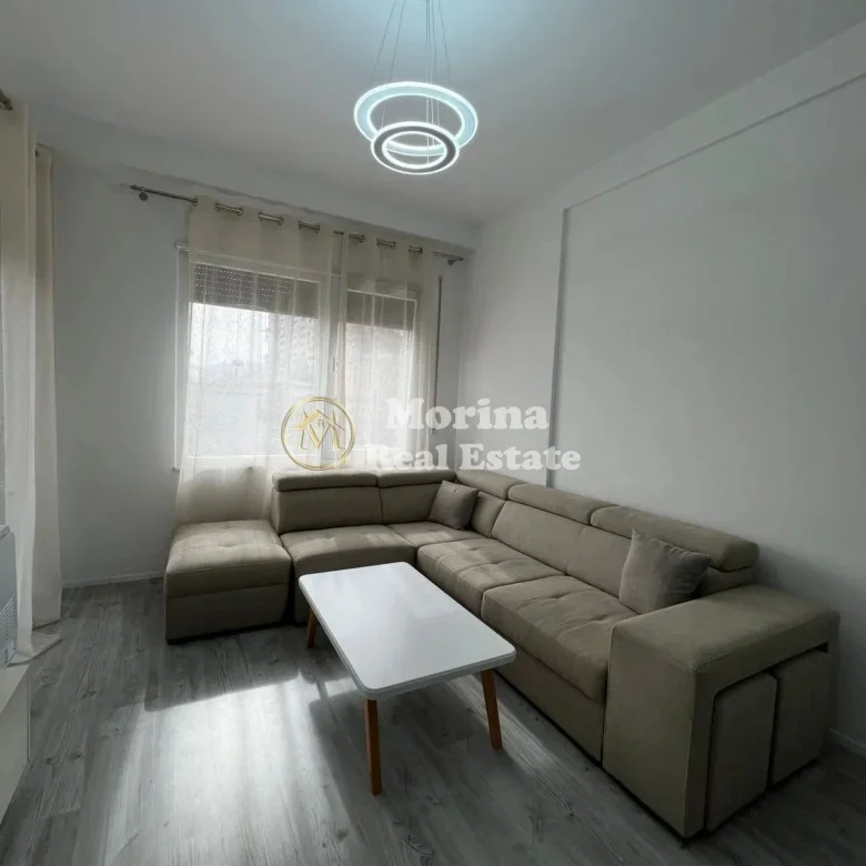 Tirane, jepet me qera apartament 2+1+Ballkon Kati 1, 87 m² 700 € (Yzberisht)