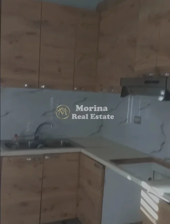 Tirane, jepet me qera Vile 2+1 Kati 2, 100 m² 250 € (Kamez)