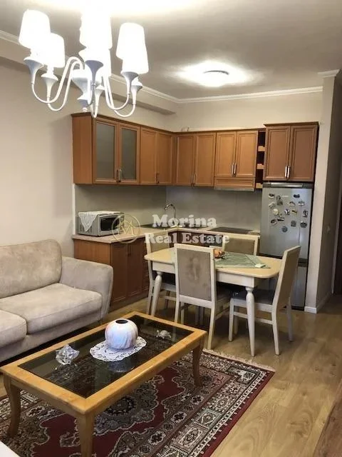 Tirane, jepet me qera apartament 1+1 Kati 5, 65 m² 400 € (Yzberisht)